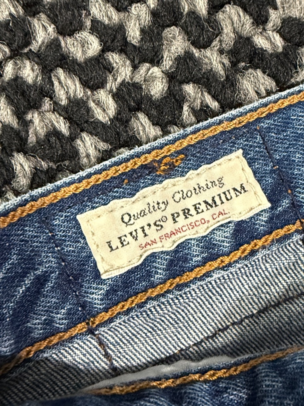 Levi’s Wedgie Straight Jeans Woman’s Sz 25 BIG E Distressed Casual Classic Denim - Picture 4 of 9
